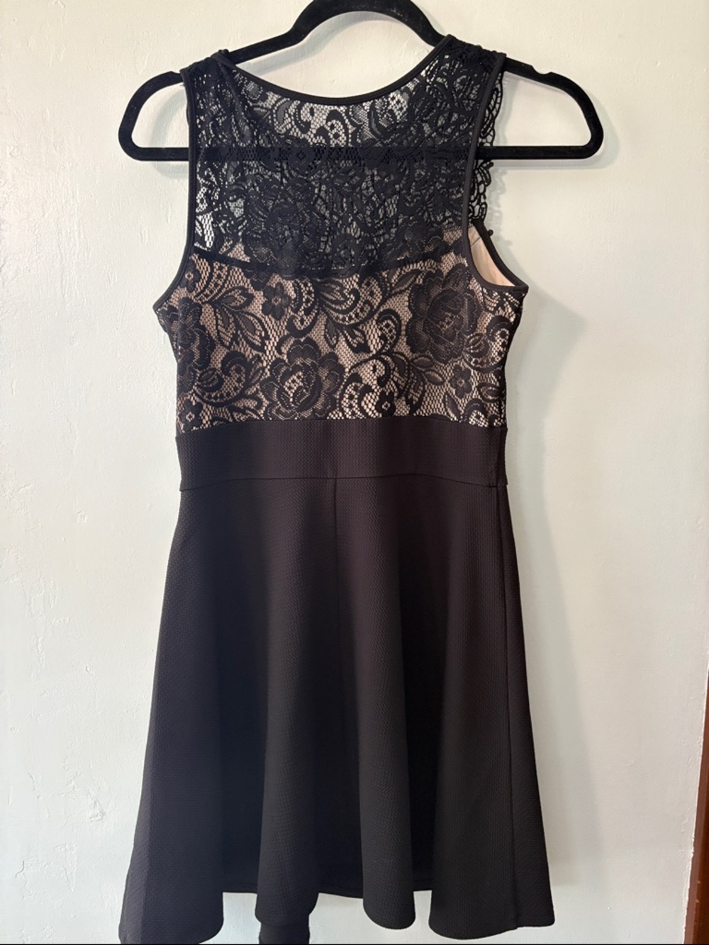 NEW WITH TAGS: Trixxi Black Lace Bodice Midi Dress with Nude Lining - Picture 3 of 6